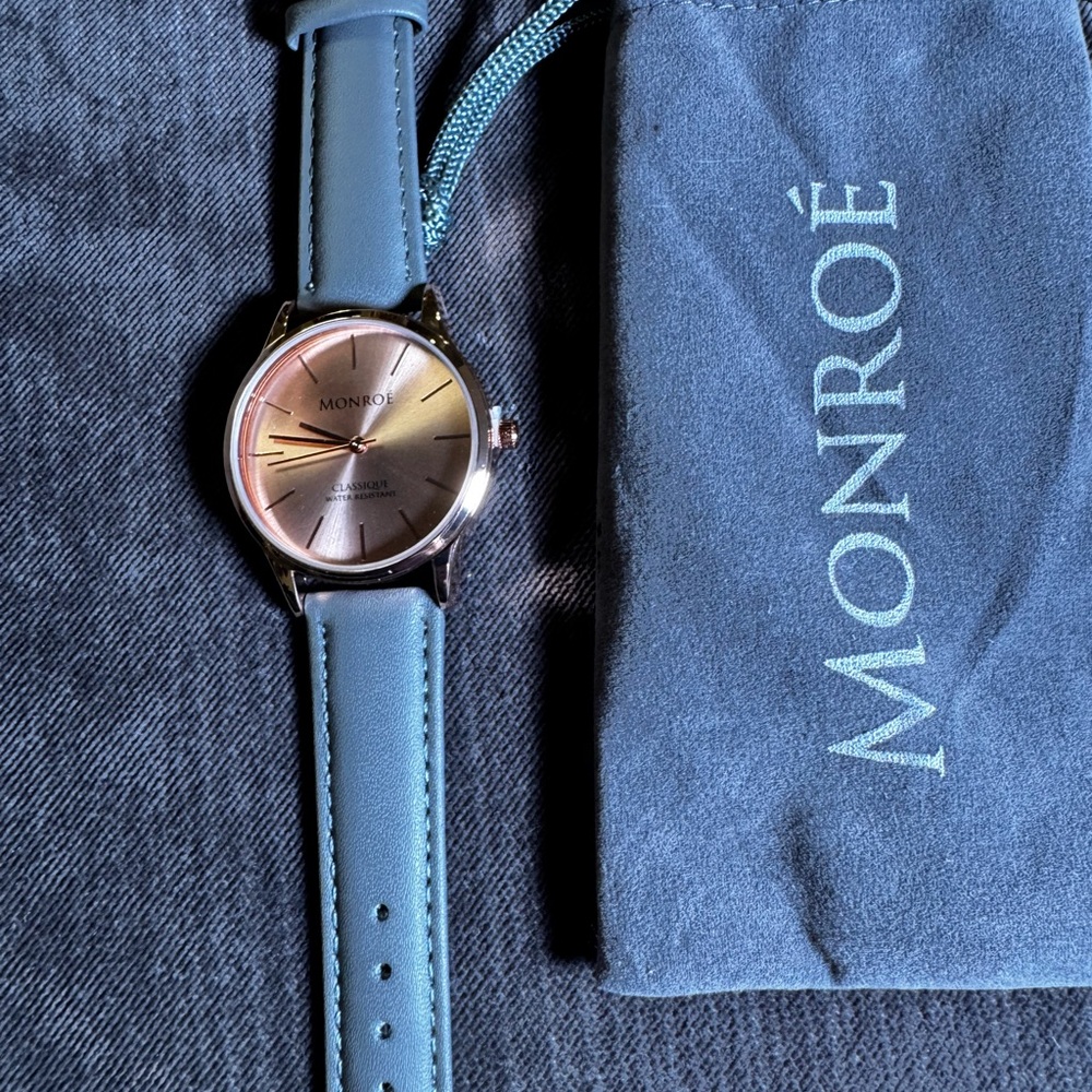 Monroe Classique Men's Dress Wristwatch Gold Dial Gray Leather Water-Resistant - Picture 2 of 4
